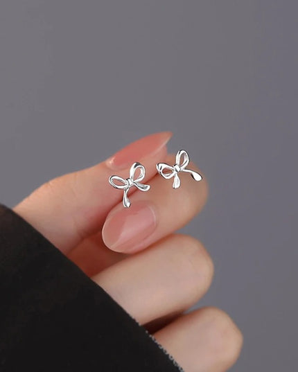 Eva Mini Bow Studs – 925 Silver Needle