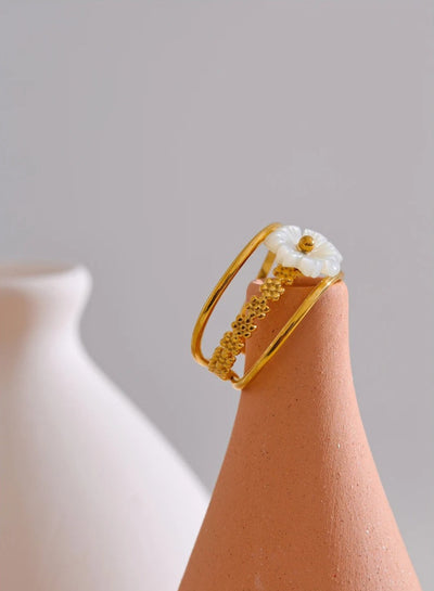 Fleur de Nacre Ring