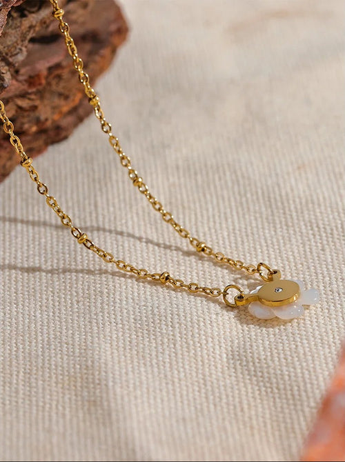 Fleur Éternelle Necklace