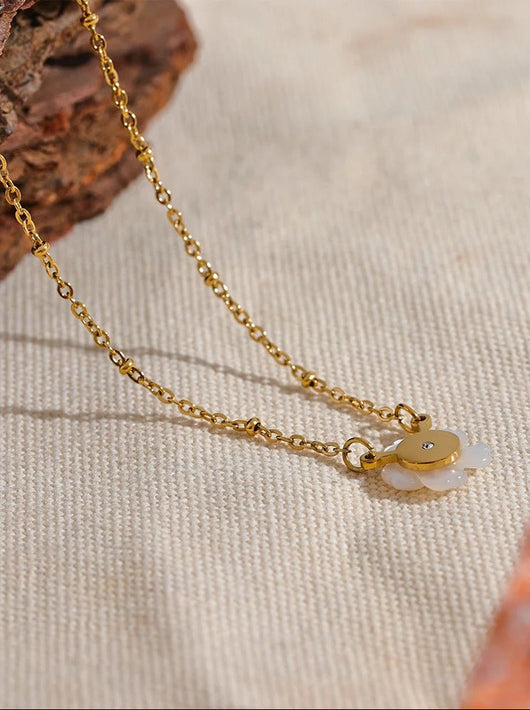 Fleur Éternelle Necklace