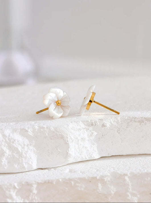 Fleur Éternelle Studs