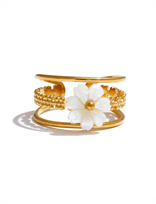 Fleur de Nacre Ring