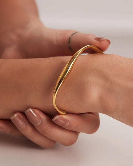 The Olivia Bangle - 18k Gold-Plated