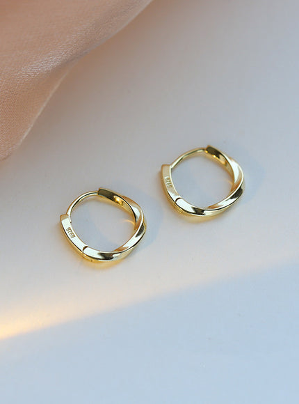 Helia Twist Hoop Earrings