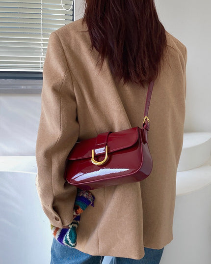 Rouge Éclat Shoulder Bag