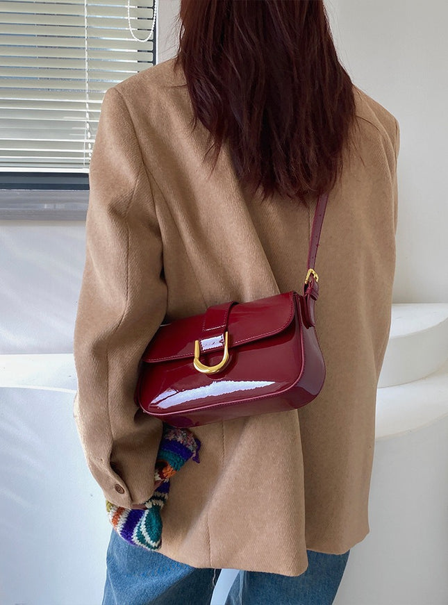 Rouge Éclat Shoulder Bag