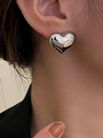 Adore Me Heart Stud Earrings