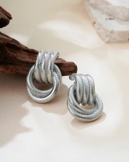 Giro Bella Knot Earrings – 18k Gold-Plated