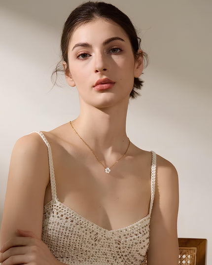 Fleur Éternelle Necklace
