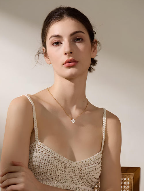 Fleur Éternelle Necklace