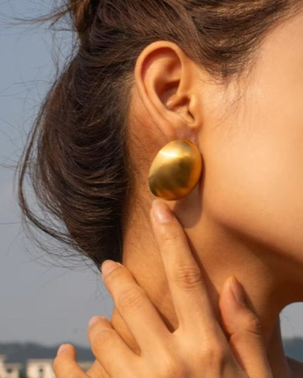 Amore D’Oro Dome Earrings