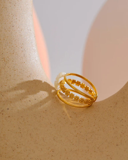 Fleur de Nacre Ring