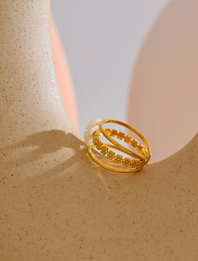Fleur de Nacre Ring
