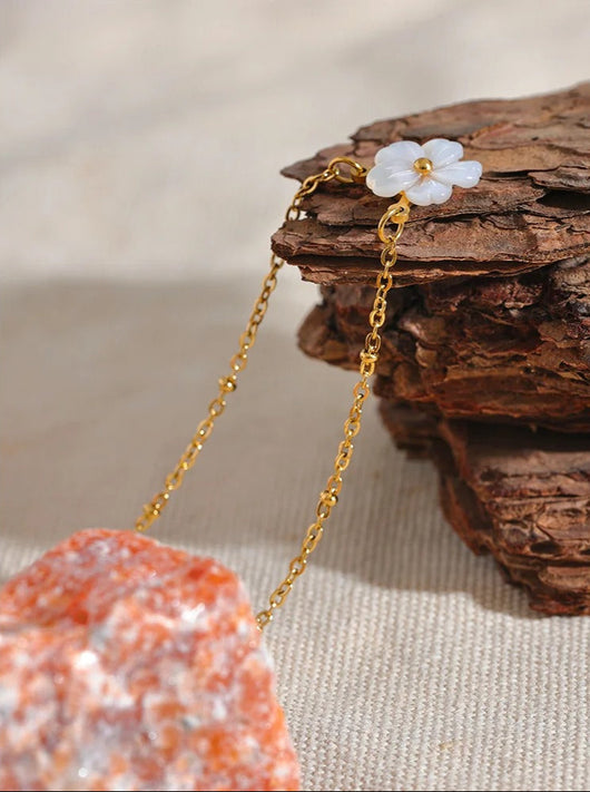 Fleur Éternelle Necklace