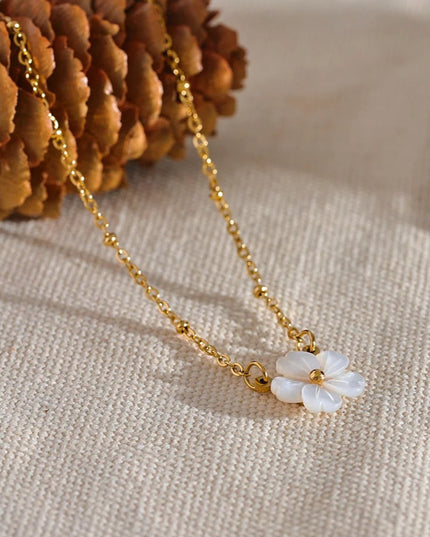 Fleur Éternelle Necklace